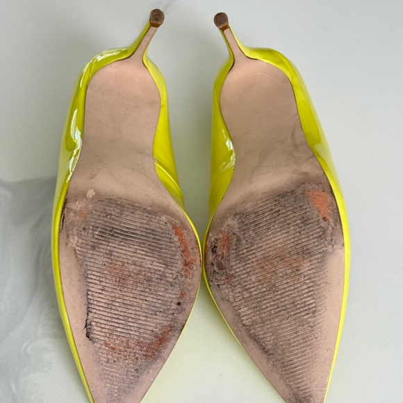 Steve Madden Luiza Neon Patent Leather Pumps in Citron - Picture 5 of 8